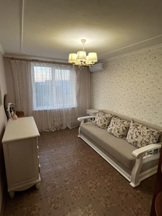 Продається 3-кімнатна квартира на Салтівці, Медкомплекс