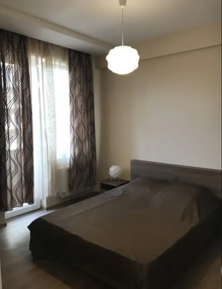 ქირავდება 3 ოთახიანი ბინა ვაკეში