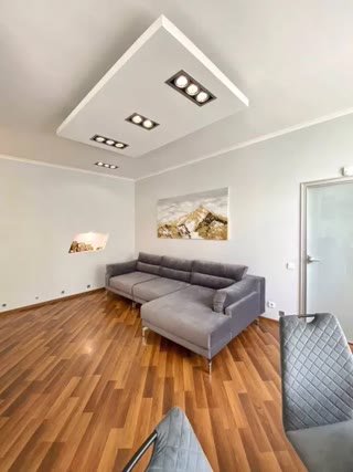 Продаж 2-кімнатної квартири біля Палац Україна та метро Звіринецька