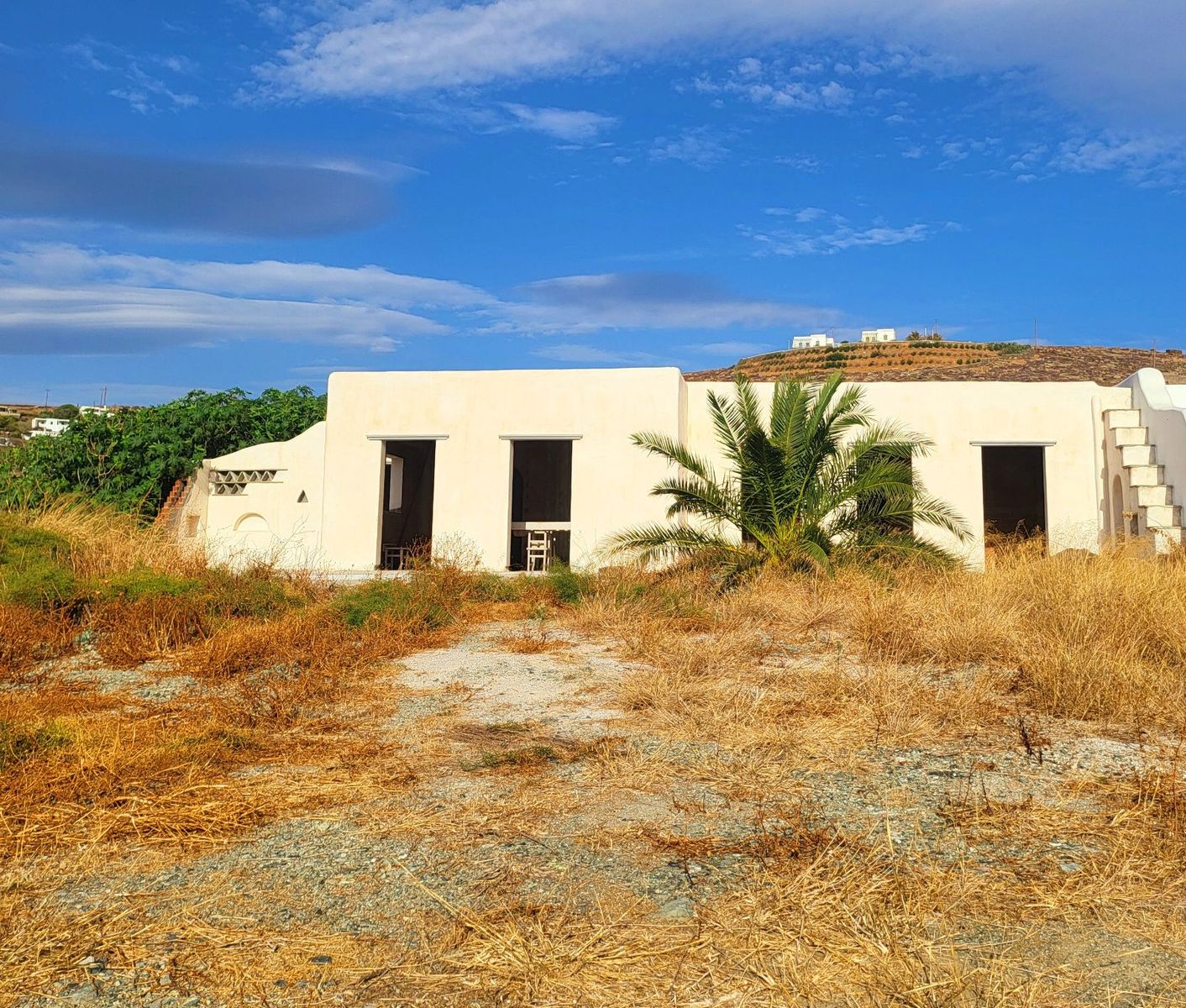 270 m² Building