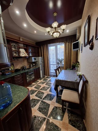 For Sale 3-Room Apartment Metro Peremoha, Oleksiivka