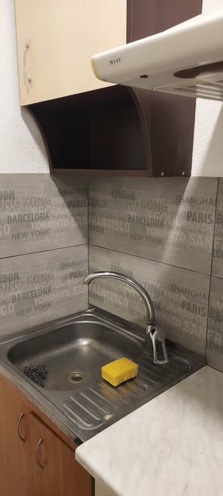 Продаю гостинку на Салтовці