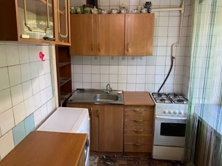 Продаж 2-кімнатної квартири на Лісовий масив, біля метро Лісова