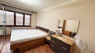 Продається 2-кімнатна квартира з ремонтом, метро Дарниця