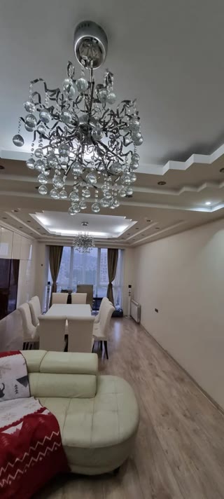Продается 4-комнатная квартира в Сабуртало
