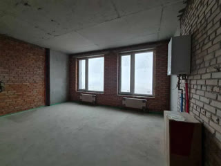 Продається 1-кімнатна квартира, 44 м² в ЖК Метрополіс з видом на Голосіївський ліс