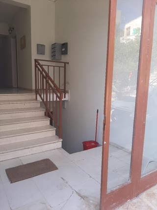 280 m² Building