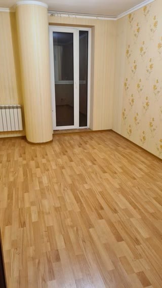 Продам трьохкомнатну квартиру