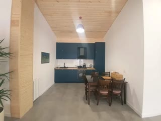 იყიდება 4 ოთახიანი ბინა მთაწმინდაზე