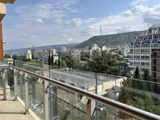 ქირავდება 2 ოთახიანი ბინა საბურთალოზე