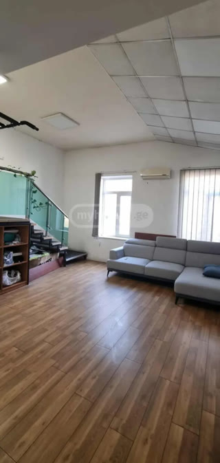 ქირავდება საოფისე ფართი საბურთალოზე
