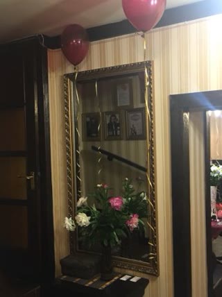 В салоні краси(центр) здається робоча зона для перукаря