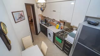 იყიდება  სამოთახიანი ბინა ვაკეში