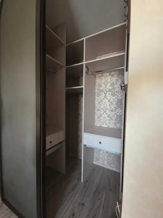 Продаж 1-кімнатної квартири біля парку Партизанської Слави та метро Червоний Хутір!