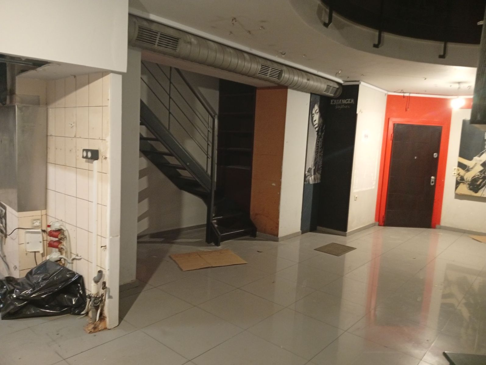 160 m² Store