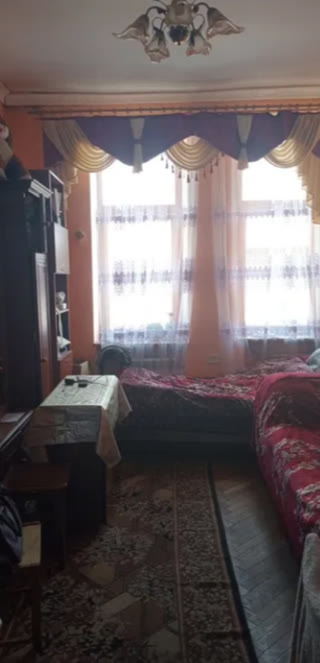 Продам 1-кімнатну квартиру в центрі Львова — вул. Медова