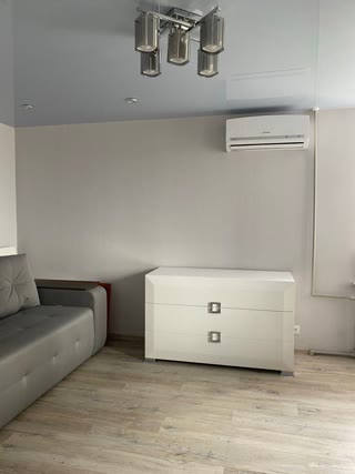 Продам 1к квартиру Москалевка, Центр