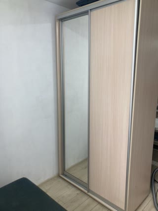 Продам гостинку біля конного ринку, метро Захисників України