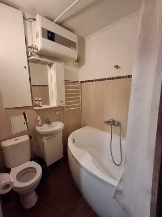 Продаж 2-кімнатної квартири з ремонтом, метро Дорогожичі