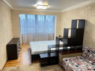 Продаж 1-кімнатної квартири біля Парку Нивки та метро Берестейська