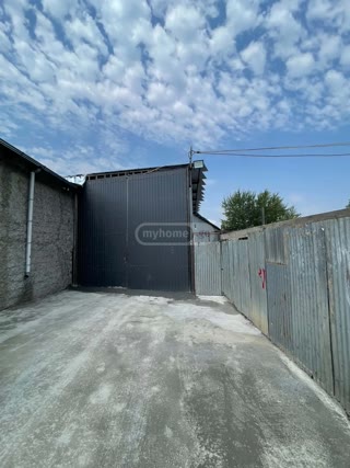 Сдаётся в аренду складское / производственное помещение площадью 550 кв. м на улице Каиро.