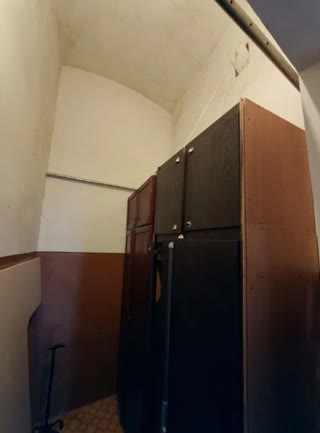 Продається 4-кімнатна квартира біля Галицького базару