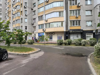 Оренда фасадного приміщення 137м2 на Позняках