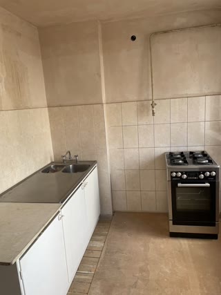 Продам 2-кімнатну квартиру у центрі міста (Кінний Ринок)