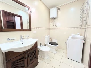 Sale of a 3-room apartment 62 sq.m in Pechersk