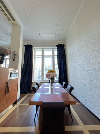 Продаж 2-кімнатна квартира в центрі Києва — поруч метро «Площа Українських Героїв» та «Палац Спорту»!