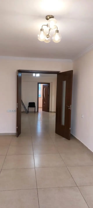 ქირავდება საოფისე ფართი საბურთალოზე