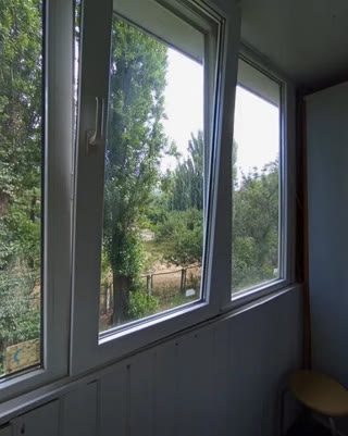 Продається 1-кімнатна квартира, вул. Братиславська, метро Чернігівська