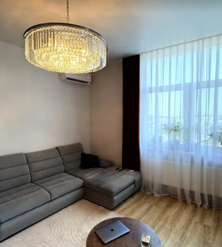 Продаж 2-кімнатної квартири з дизайнерським ремонтом у Шевченківському районі