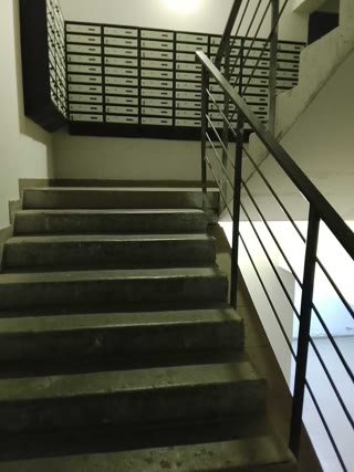 Sale of a 1-room apartment near Vyrlytsia metro