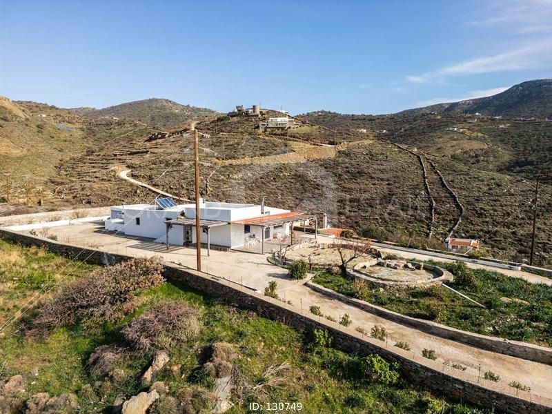 240 m² Detached House