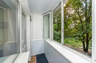 Продаж 2-кімнатної квартири Центр Києва біля метро Звіринецька