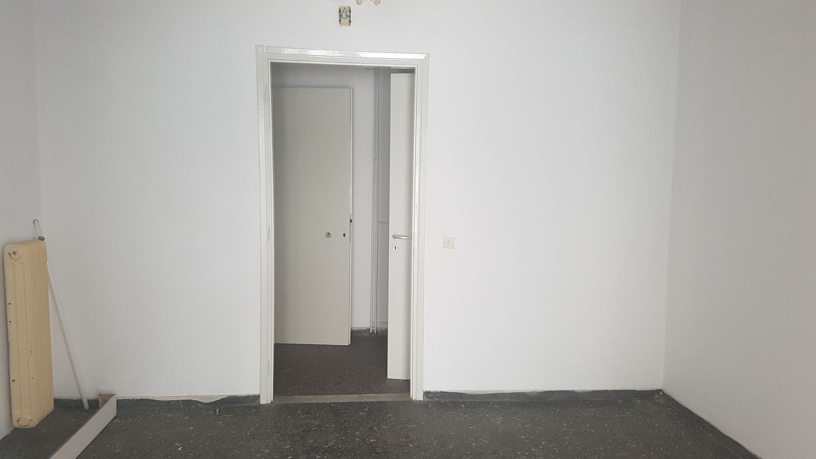 Κτίριο επαγγελματικών χώρων 600τ.μ.