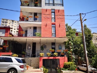 High-Potential Investment Property – Hotel / Residential Conversion Opportunity