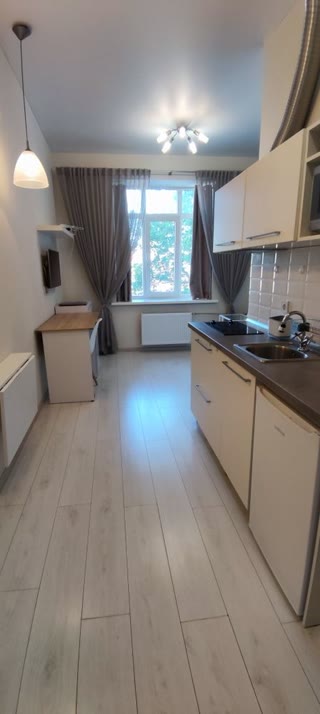 Sale of a studio apartment near Zakhysnykiv metro station, Sportyvna, Bohdan Khmelnytsky Street