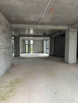 Universal commercial space for rent in Samgori