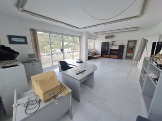 470 m² Office