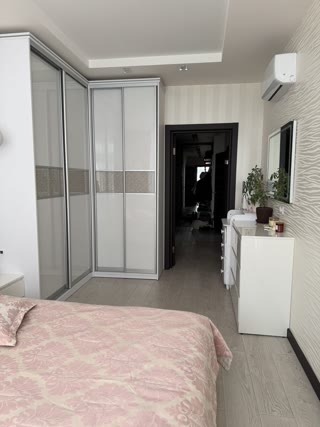 Sale of a 2-room apartment in Poznyaky near the metro