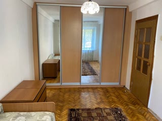 Продаж 2-кімнатної квартири на Лісовий масив, біля метро Лісова