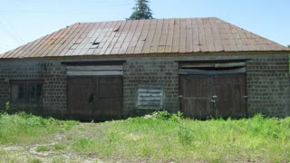 Срочно продам три здания в н