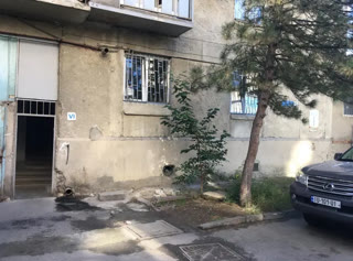 ქირავდება უნივერსალური კომერციული ფართი საბურთალოზე