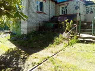 Продам уютний будинок в смт Високий
