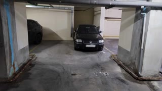 Продаж паркомісця на Позняках
