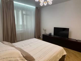 Продаж 2 кімнатної квартири з панорамним видом біля озера. Лівий берег