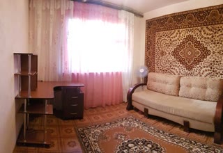 Продам 2-х к квартиру на Рогани