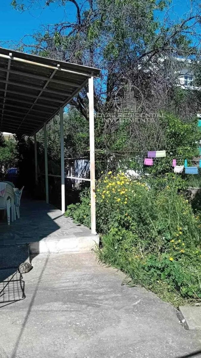 Οικόπεδο 270τ.μ.